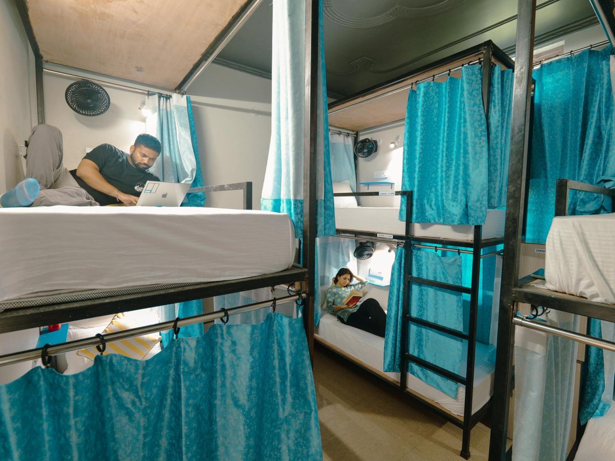 Hoztel Jollygrrant Doon Hostel Rāni Pokhri Екстериор снимка