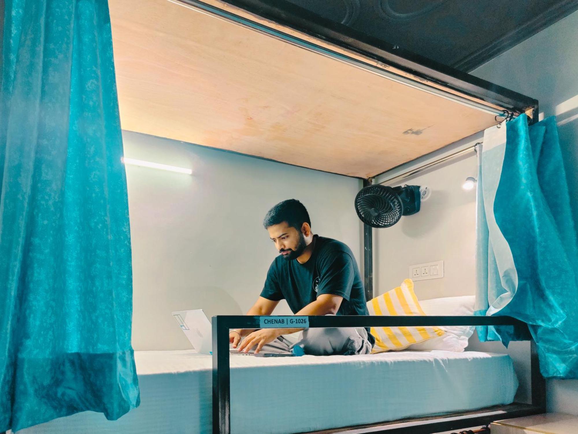 Hoztel Jollygrrant Doon Hostel Rāni Pokhri Екстериор снимка