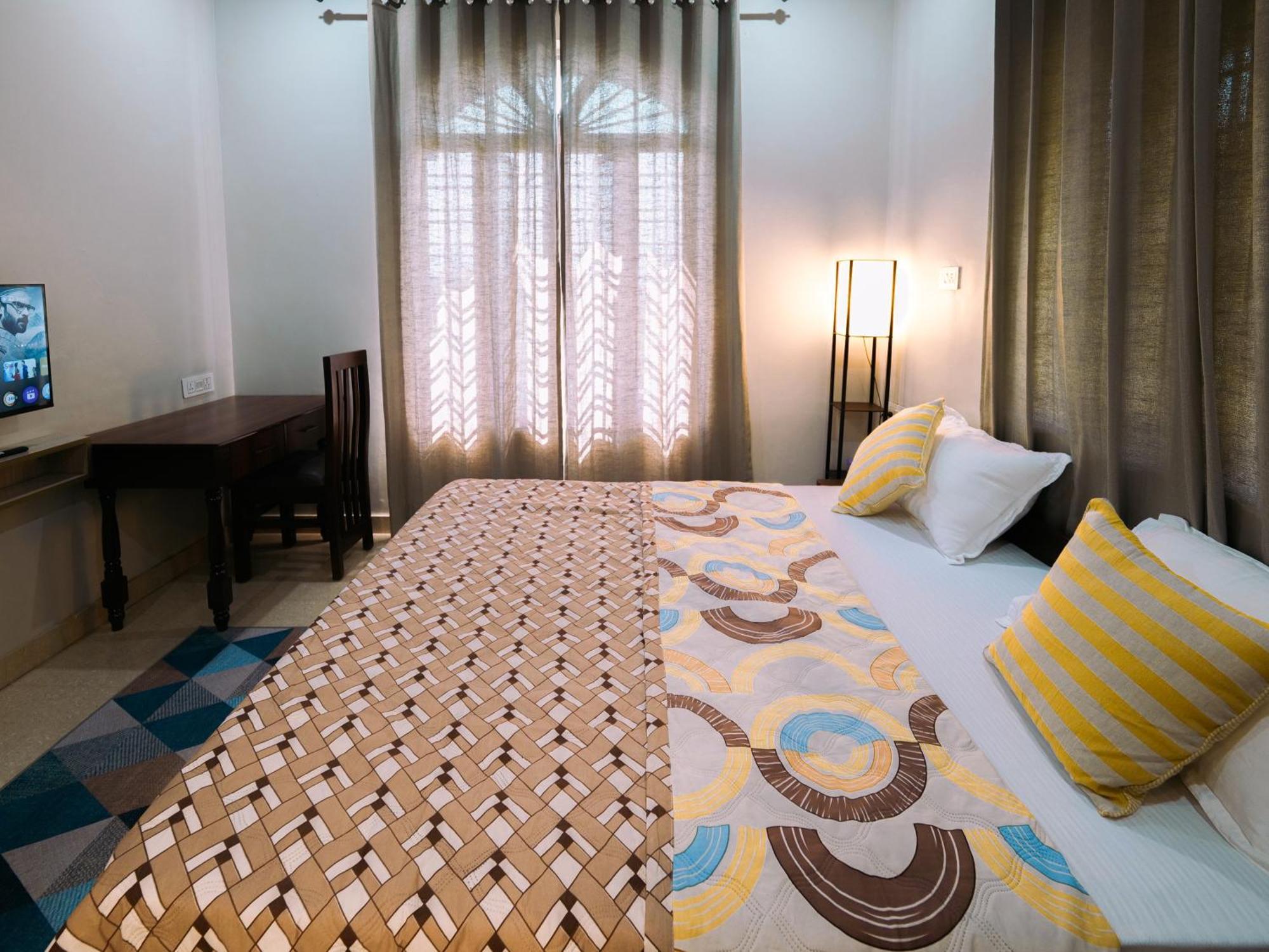 Hoztel Jollygrrant Doon Hostel Rāni Pokhri Екстериор снимка