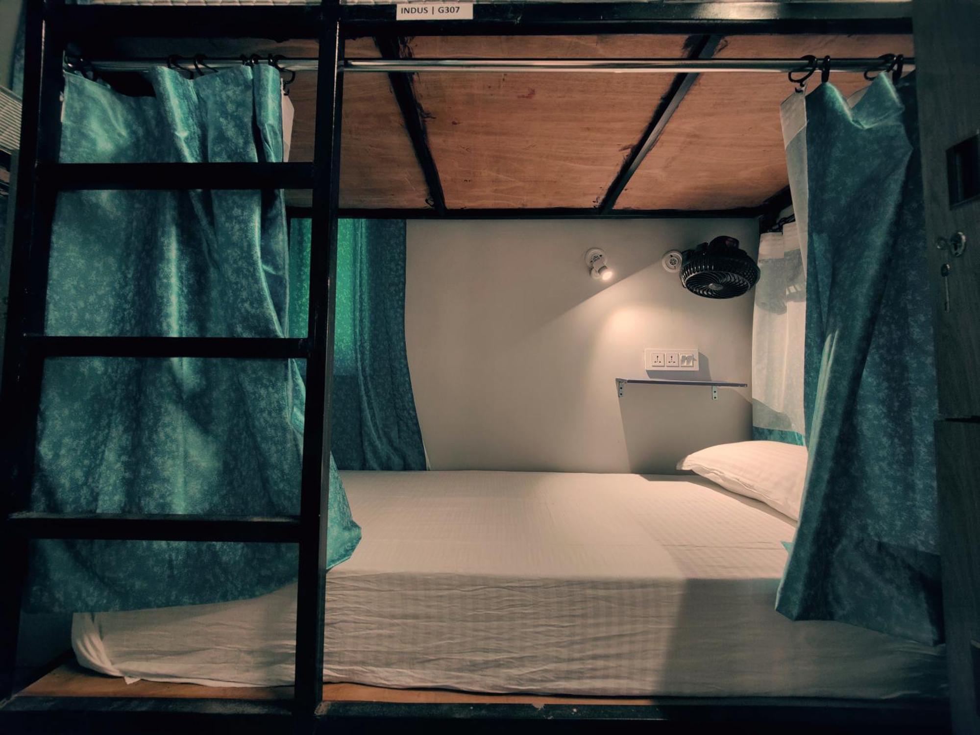 Hoztel Jollygrrant Doon Hostel Rāni Pokhri Екстериор снимка