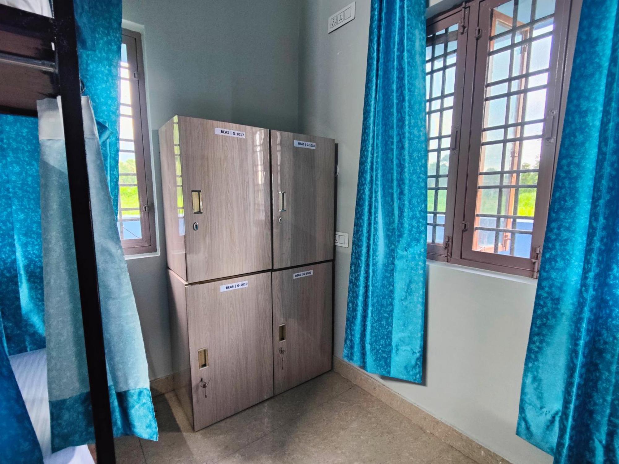 Hoztel Jollygrrant Doon Hostel Rāni Pokhri Екстериор снимка